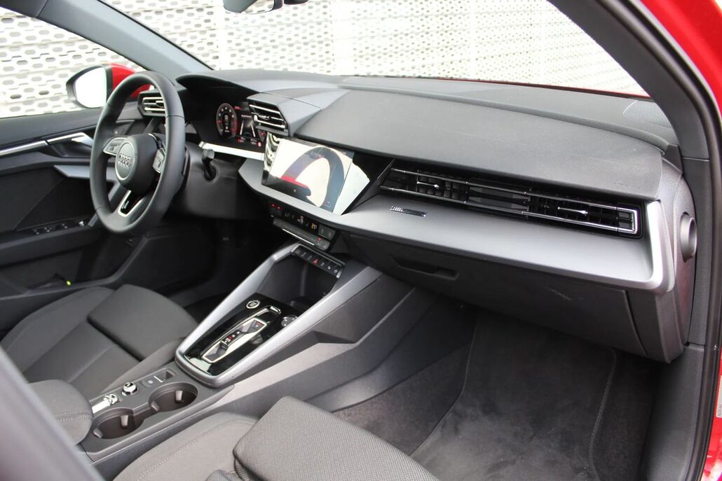 AUDI A3-LIMOUSINE TFSI MHEV 110 kW Advanced S Tronic