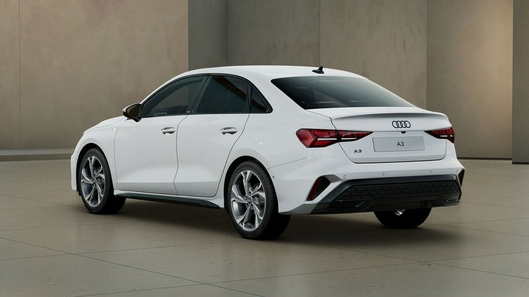 AUDI A3-LIMOUSINE