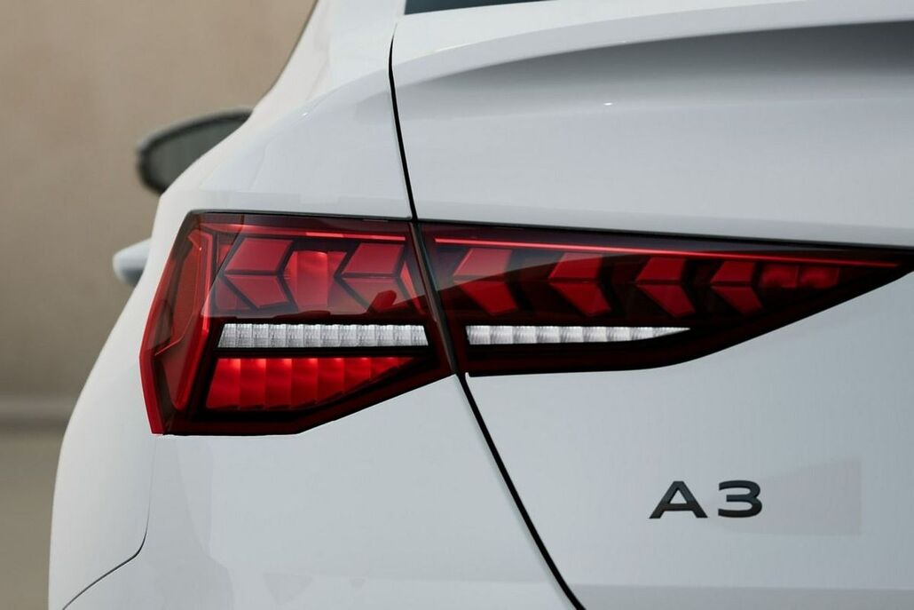 AUDI A3-LIMOUSINE