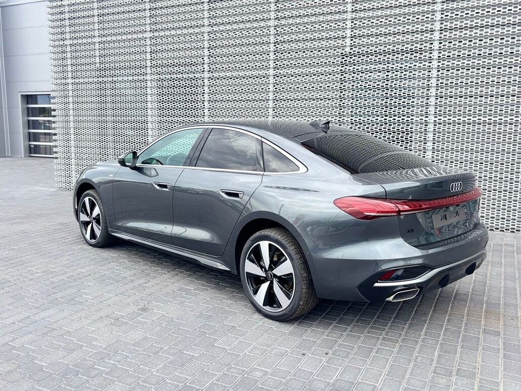 AUDI A5-LIMOUSINE