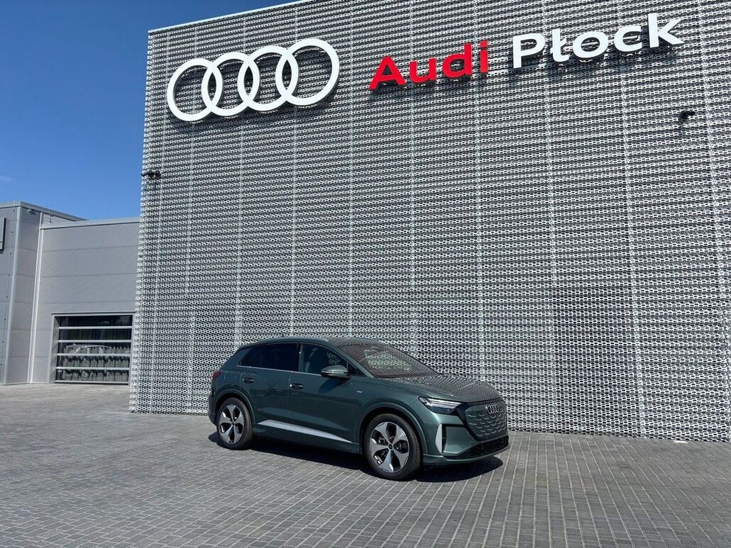 AUDI Q4