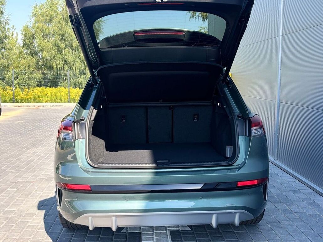 AUDI Q4