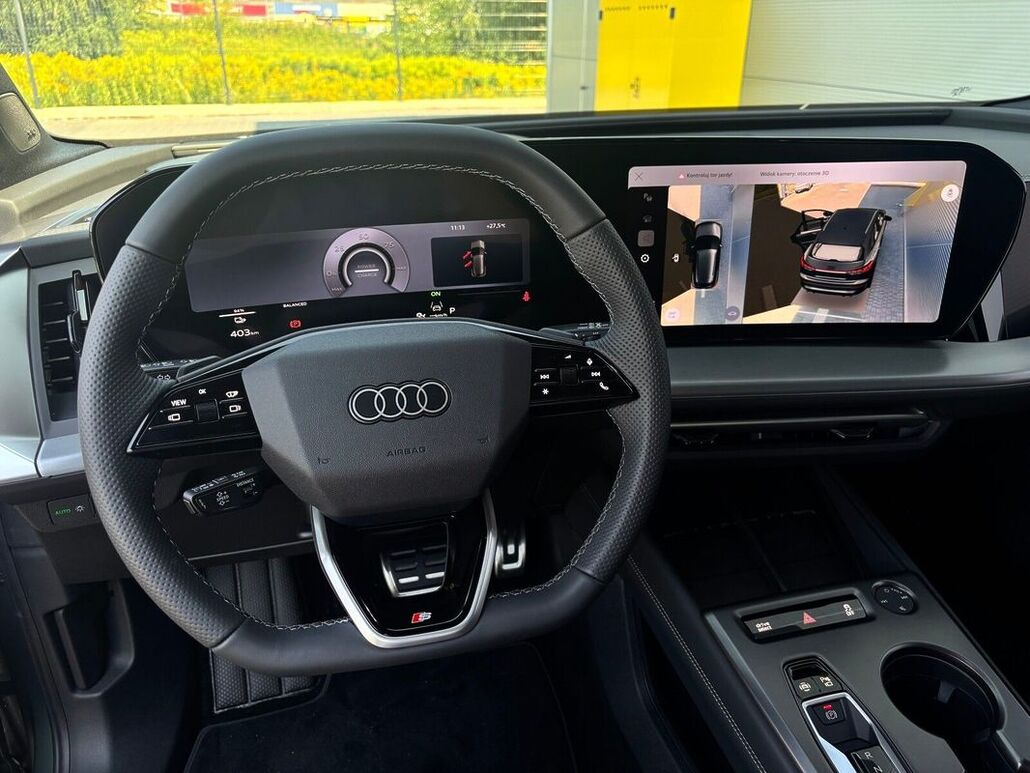 AUDI Q4