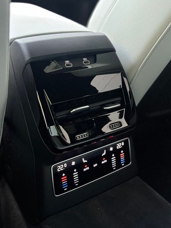 AUDI A6-LIMOUSINE