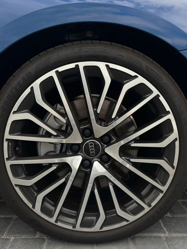 AUDI A5-LIMOUSINE