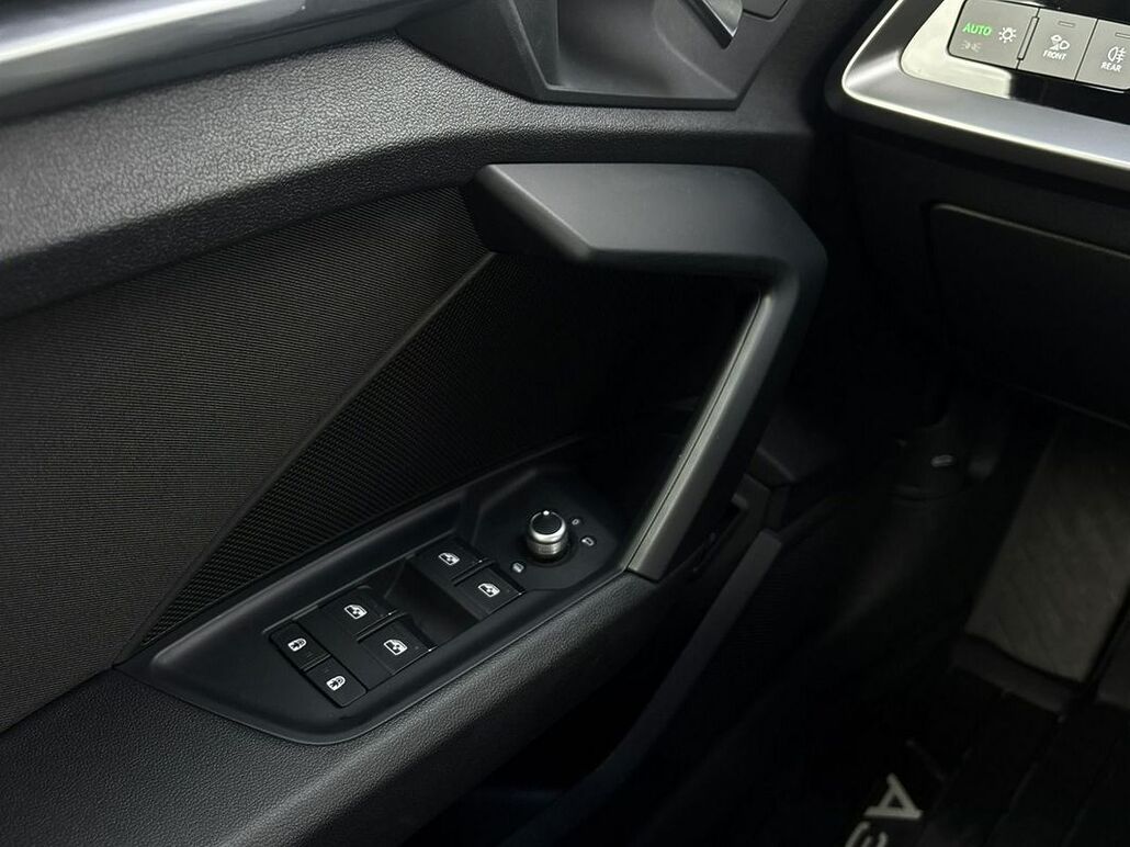 AUDI A3-LIMOUSINE